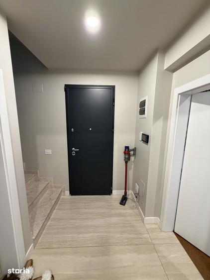 Casă cu 6 camere cu Teren 181 Mp în Apărătorii Patriei