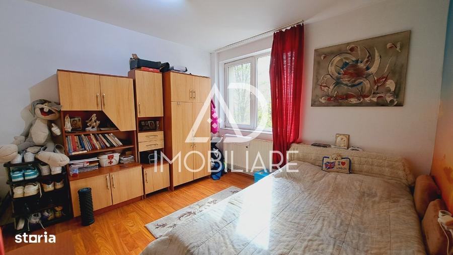 Apartament cu 3 camere semidecomandat în Central