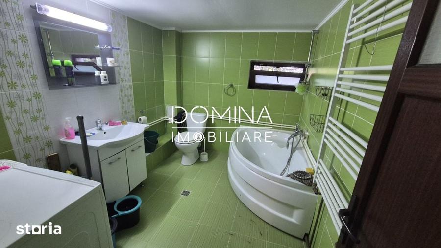 Casă cu 10 camere cu Teren 500 Mp în Găneasa