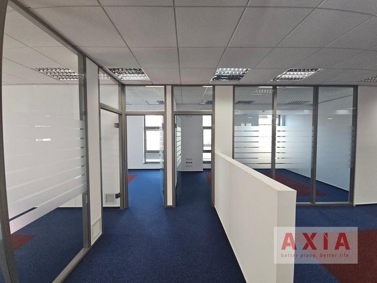 Birou, de 4,215 mp, în Romană