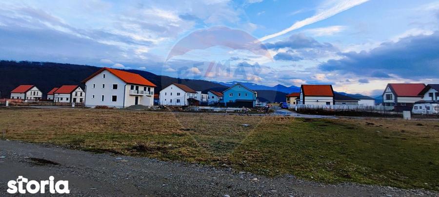 Teren de 353 mp, în Central