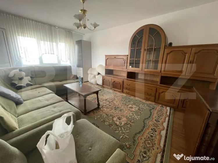 Apartament cu 3 camere decomandat în Central