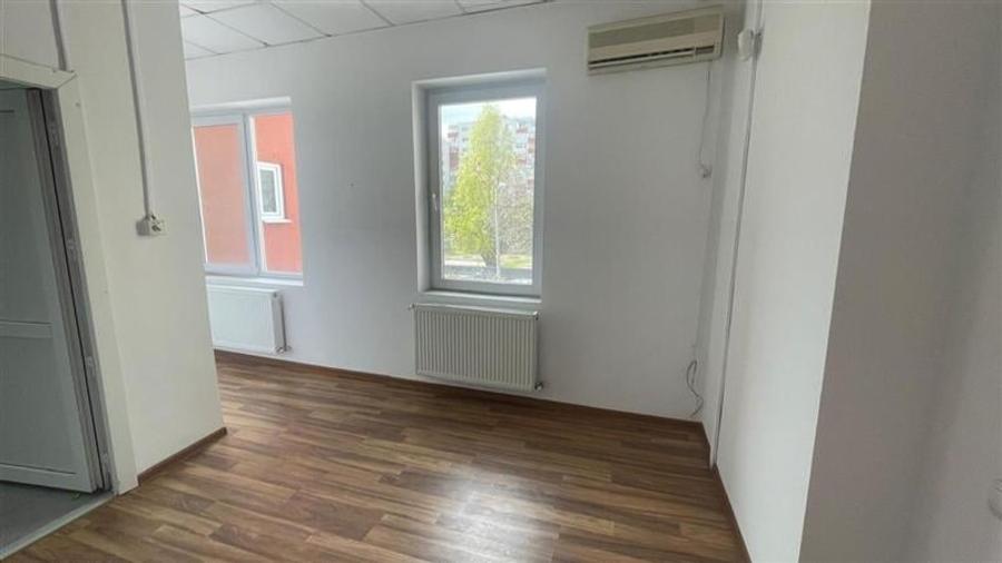 Casă individuală cu 16 camere cu Teren 425 Mp în Domenii