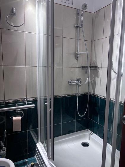 Apartament cu 3 camere decomandat în Drumul Taberei