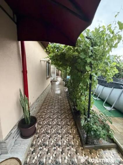 Casă cu 5 camere cu Teren 359 Mp în Brestei