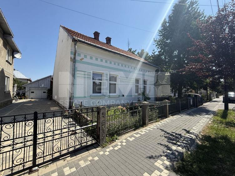 Casă individuală cu 4 camere cu Canalizare în Central