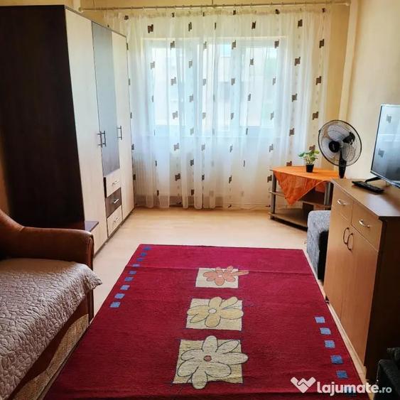 Inchiriez apartament 2 camere zona Decebal - 2
