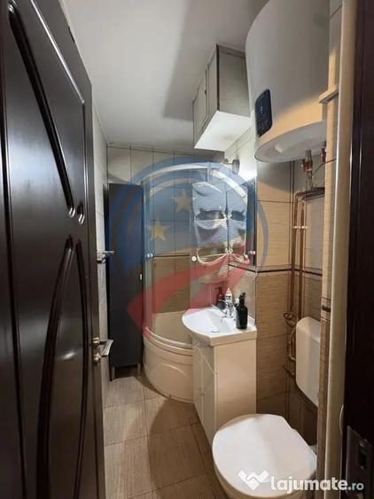 Apartament cu 2 camere semidecomandat în Craiovița Nouă