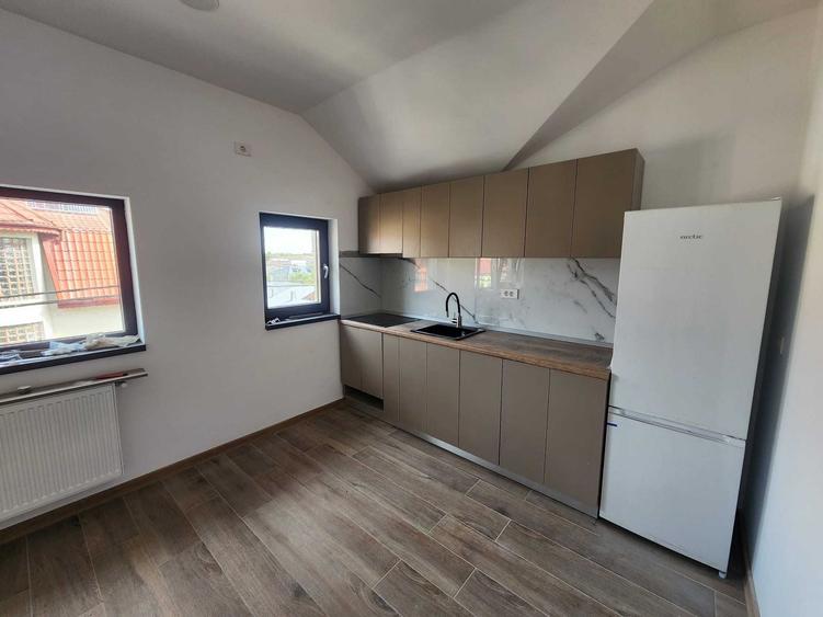 Casă cu 4 camere cu Teren 440 Mp în Apărătorii Patriei