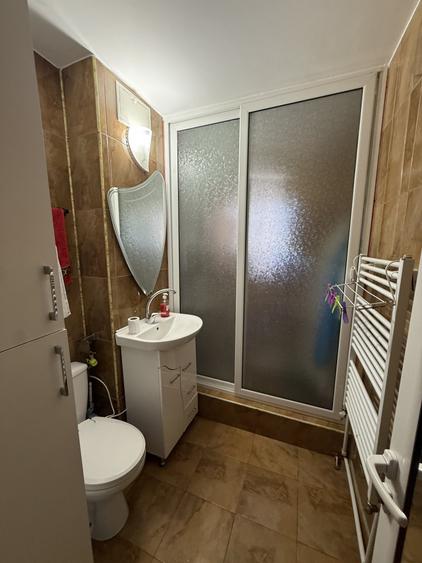 Apartament cu 3 camere decomandat în Siderurgiștilor