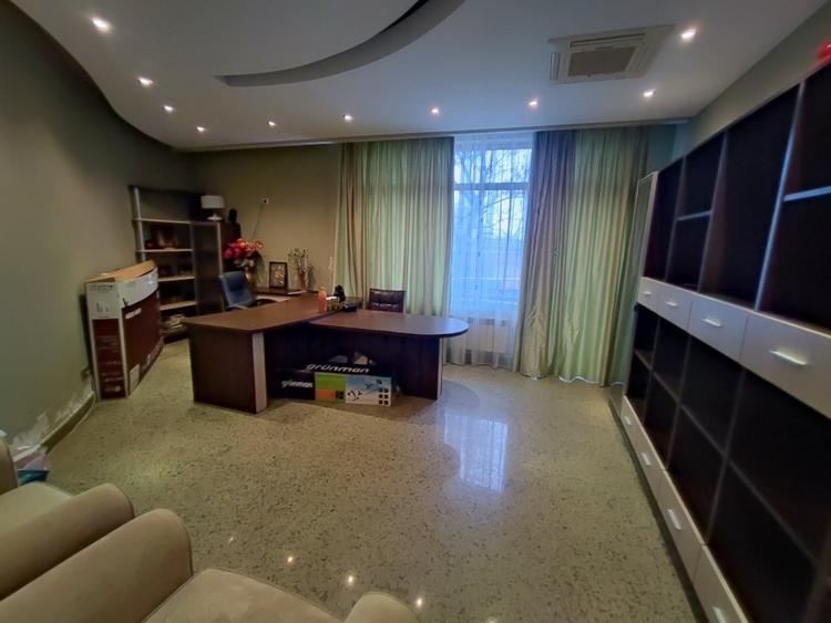 Duplex cu 11 camere cu Teren 1130 Mp în Pantelimon