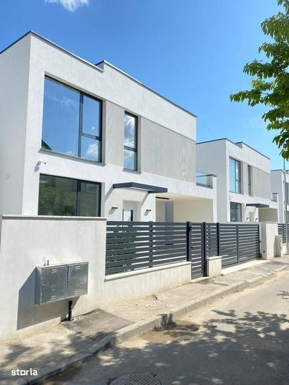 Casă cu 4 camere semidecomandat în Central