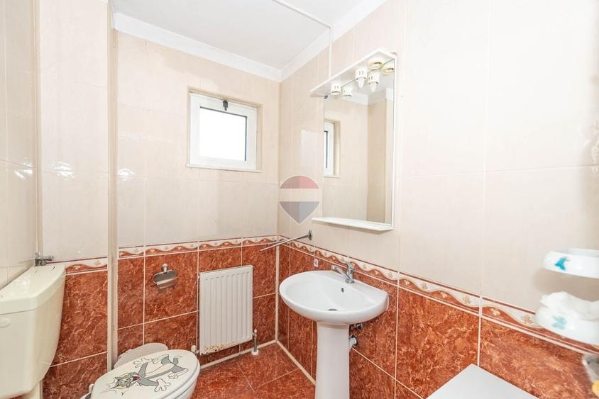 Casă individuală cu 3 camere cu Teren 540 Mp în Central