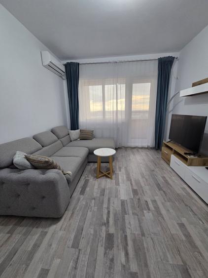 Apartament cu 2 camere decomandat în Roșu