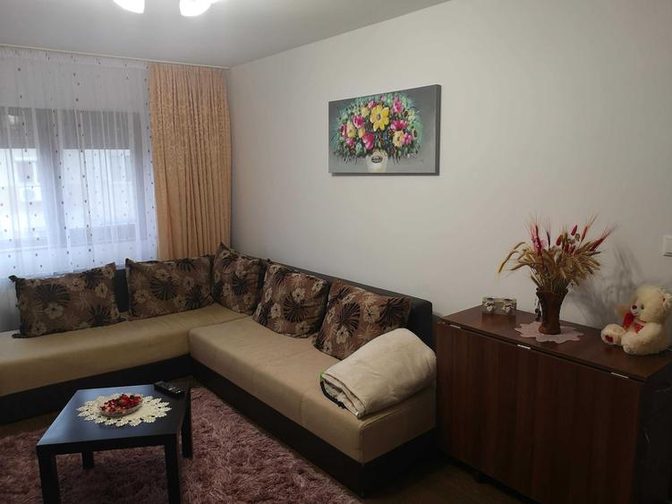 Apartament cu 2 camere decomandat în Micro 17
