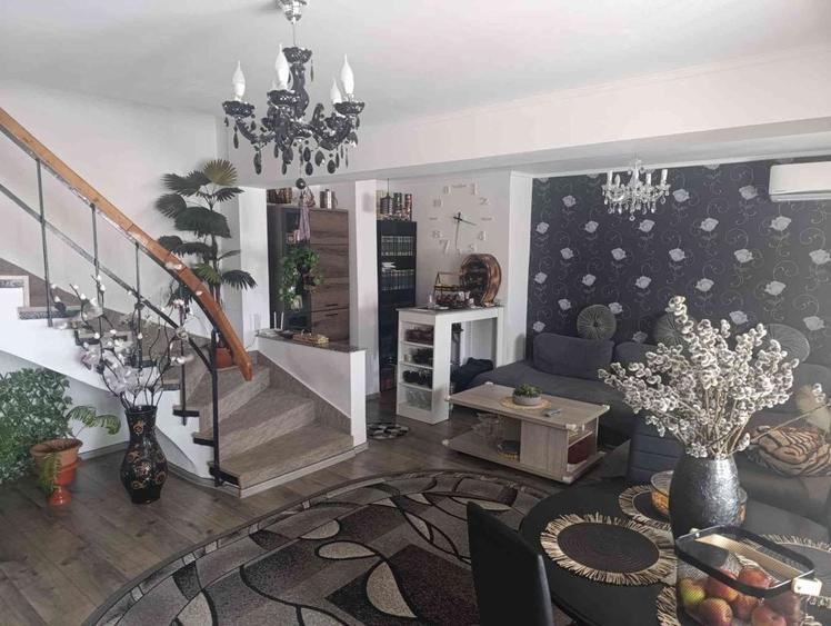 Apartament cu 2 camere decomandat în Cetate