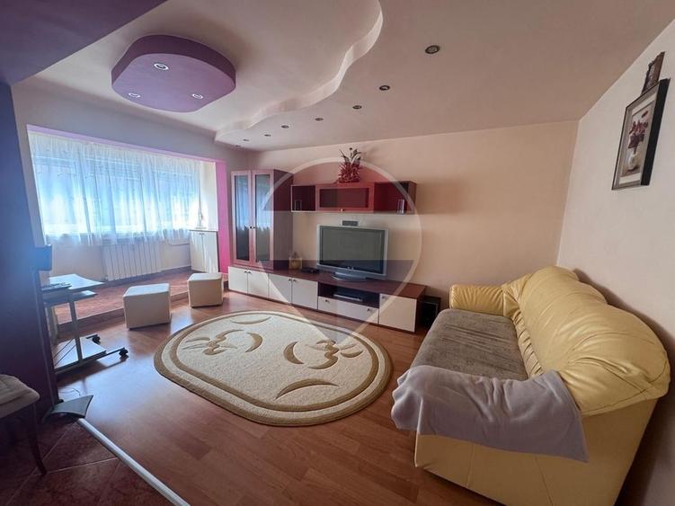Apartament cu 3 camere decomandat, mobilat în Iosia-Nord