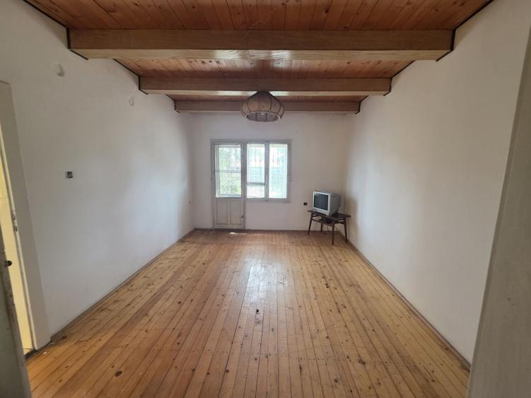 Casă cu 2 camere în Central