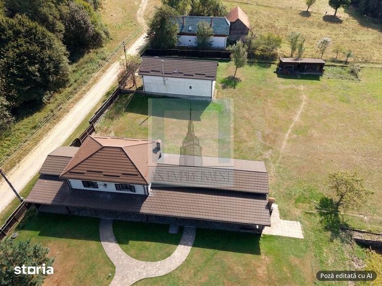 Casă cu 7 camere cu Teren 16800 Mp în Dobârlău