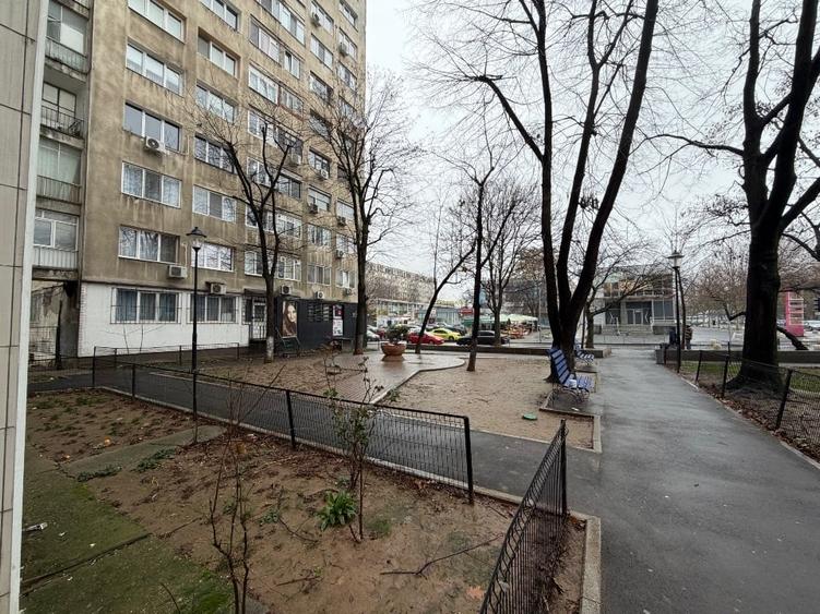 Apartament cu 3 camere decomandat în Giurgiului