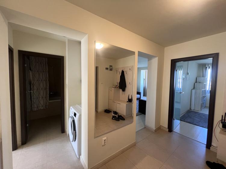 Apartament cu 3 camere decomandat, mobilat în Tipografilor