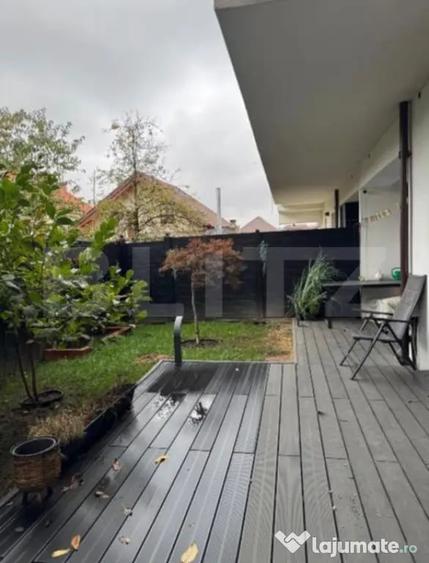 Apartament cu 3 camere decomandat în Florilor