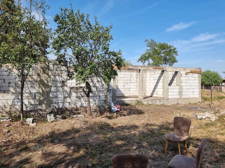 Casă cu 4 camere în Gherghița