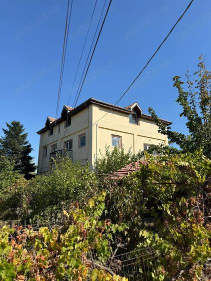 Casă cu 13 camere cu Teren 1580 Mp în Cățelu