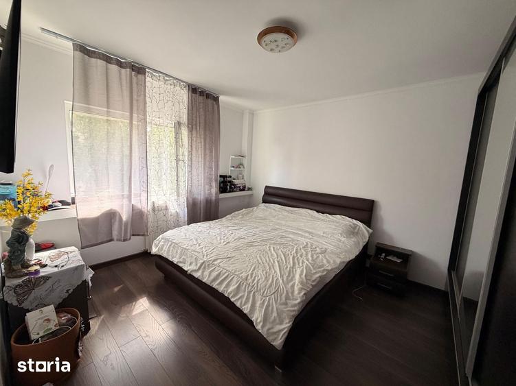 Apartament cu 4 camere în Vitan