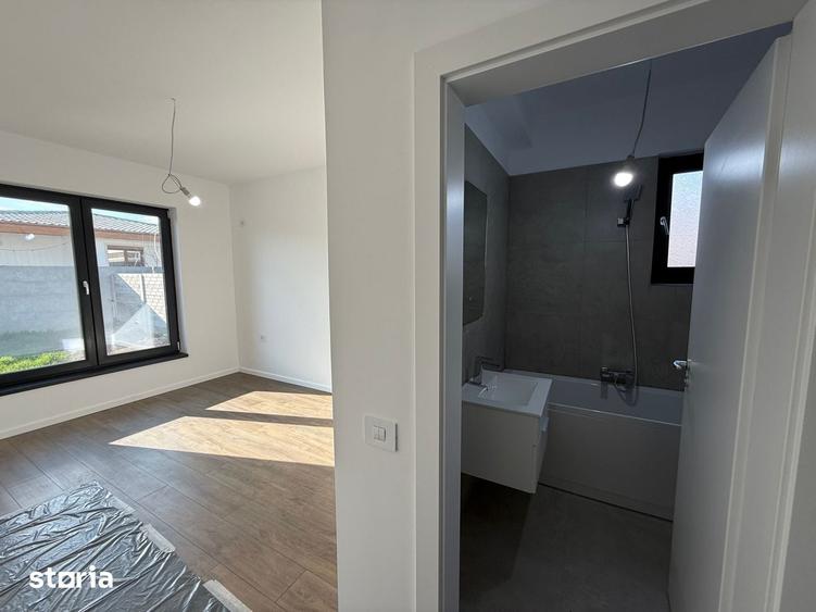 Casă cu 4 camere cu Teren 385 Mp în Tunari