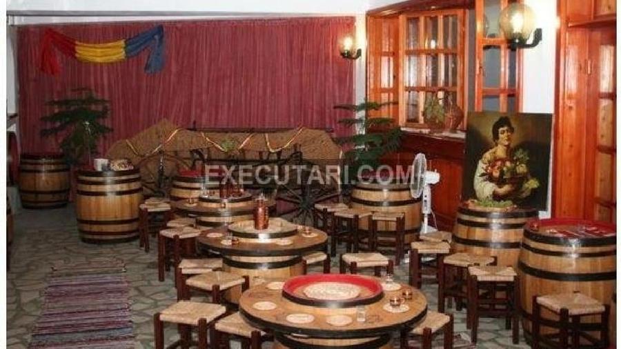 Casă individuală cu 35 camere cu Teren 1360 Mp în Central