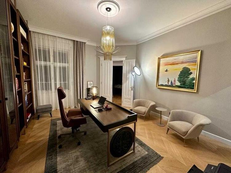 Apartament cu 4 camere semidecomandat în Ultracentral