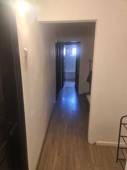 Apartament cu 3 camere decomandat în 1 Mai
