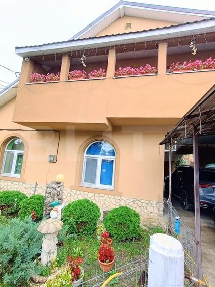 Casă individuală cu 7 camere cu Canalizare în Sud-Vest