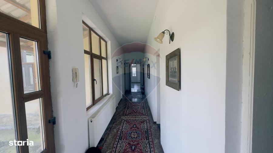 Casă cu 4 camere în Central