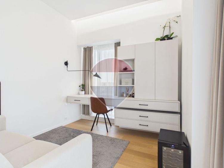 Apartament cu 3 camere decomandat, mobilat în Barbu Văcărescu