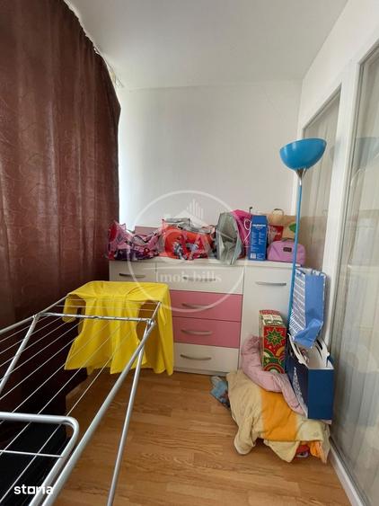 Apartament cu 3 camere decomandat în Nufărul
