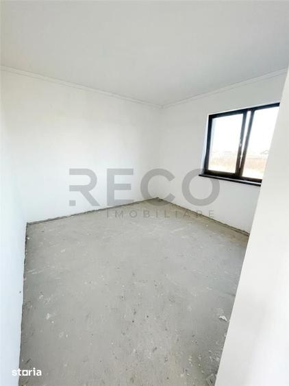 Casă cu 3 camere cu Teren 500 Mp în Sânmartin