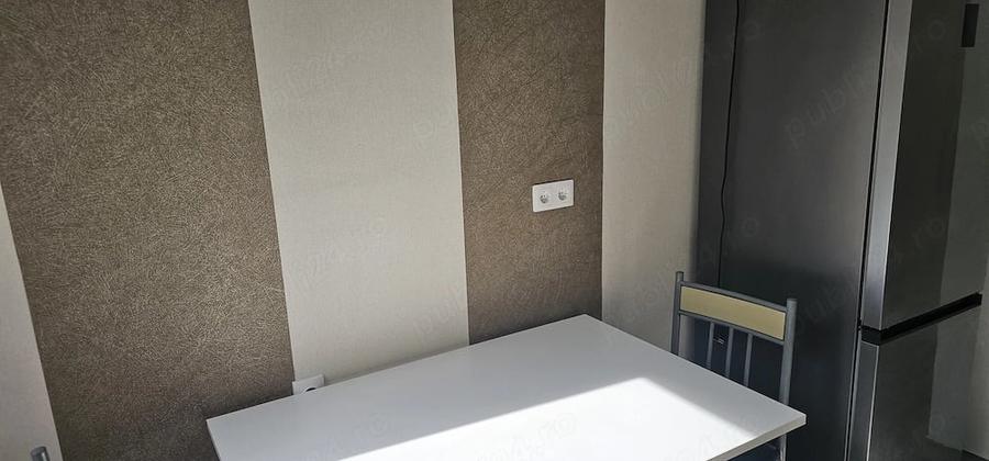 Apartament cu 3 camere semidecomandat în Grigorescu