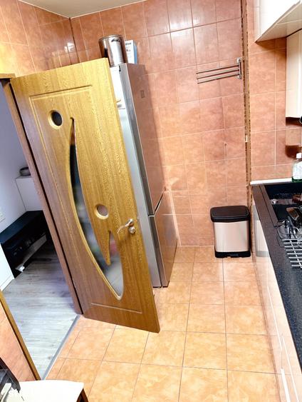 Apartament cu 3 camere decomandat în Drumul Taberei