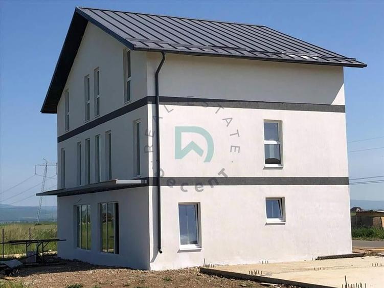 Casă individuală cu 4 camere cu Teren 150 Mp în Tărlungeni