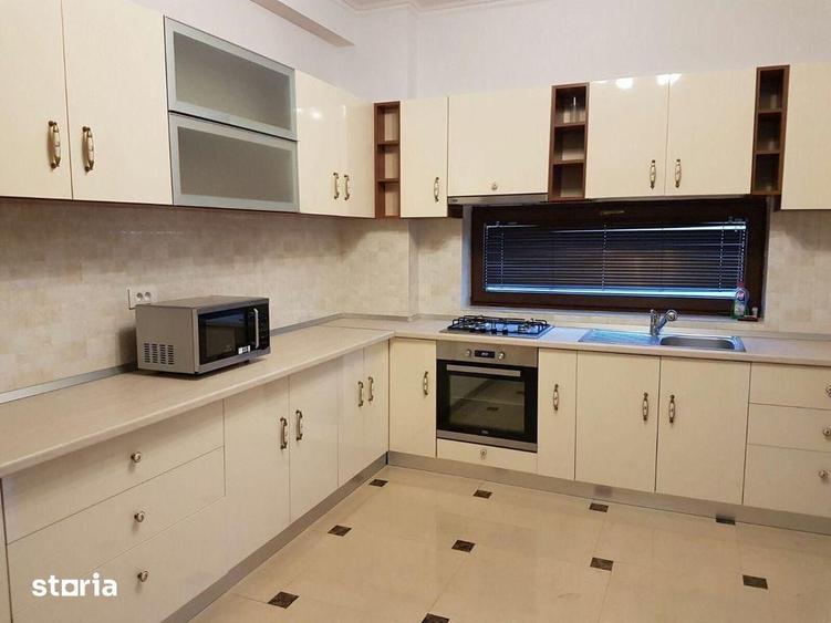 Casă cu 5 camere cu Teren 600 Mp în Ghencea