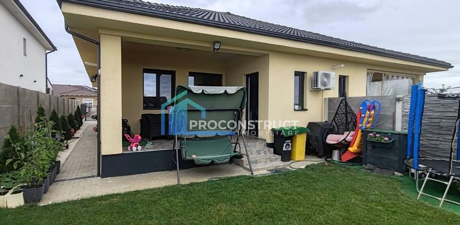Duplex cu 3 camere cu Canalizare în Moșnița Veche