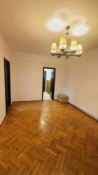 Apartament cu 3 camere decomandat, mobilat în Cișmigiu
