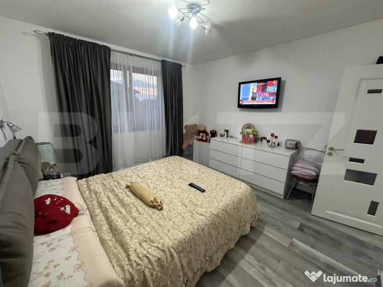 Casă cu 4 camere cu Teren 557 Mp în Păulești
