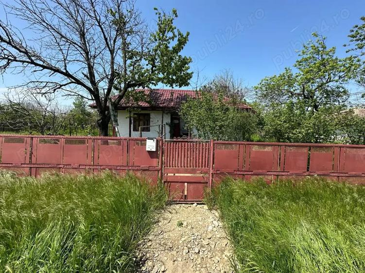Casă cu 5 camere cu Teren 1400 Mp în Central