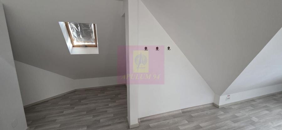 Casă individuală cu 5 camere cu Canalizare în Voila