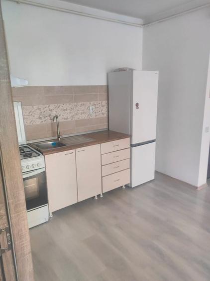 Garsonieră decomandată în Iris
