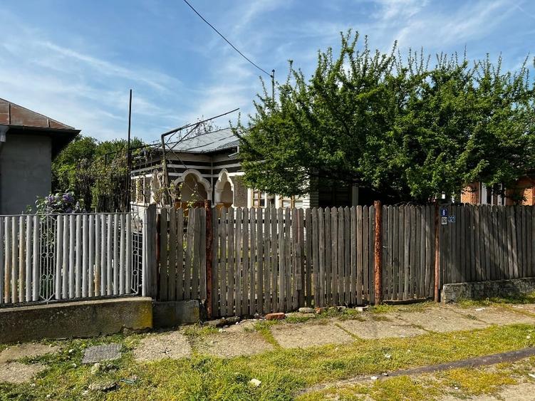 Casă individuală cu 2 camere cu Teren 915 Mp în Berceni