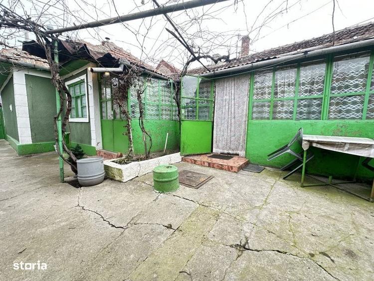 Casă cu 4 camere în Ghirodei
